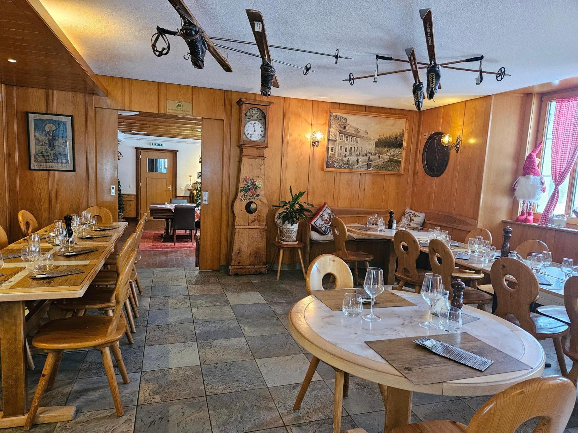 Hotel Restaurant Du Marchairuz Le Brassus Eksteriør bilde